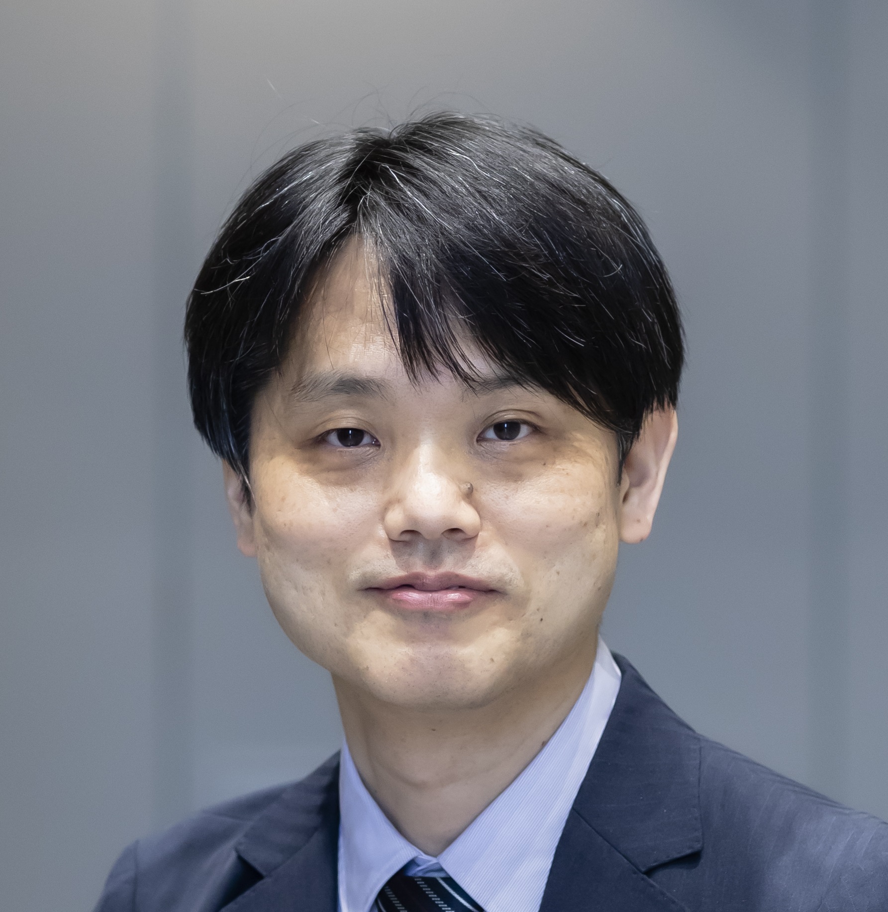 川村　顕